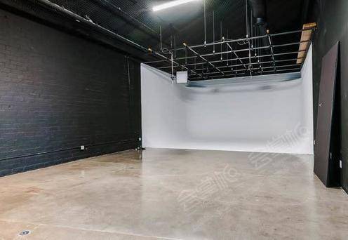 Professional Cyclorama Production Studio on the Westside in Los Angeles